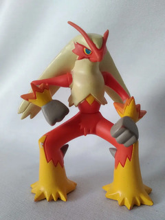 Blaziken Con Detalle Pokemon Jakks 