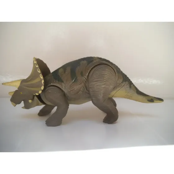 Kp Triceratops Dinosaurio Jurassic Park Hasbro 